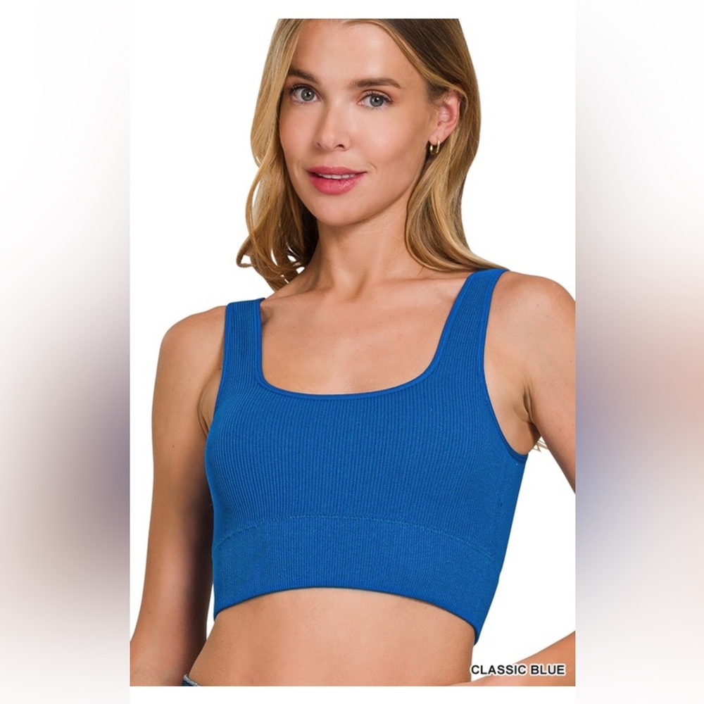 NWT! Classic BLUE SEAMLESS RIBBED SQUARE NECK CROPPED TANK
TOP WITH BRA PADS